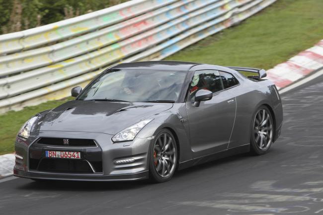 Exterieur_Nissan-GTR-2012_5