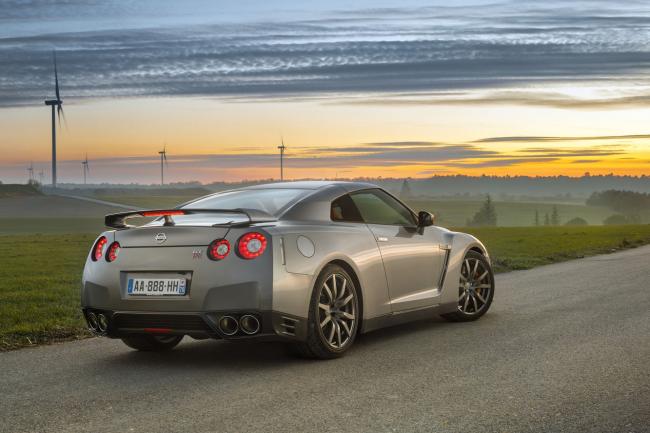 Exterieur_Nissan-GTR-2013_5