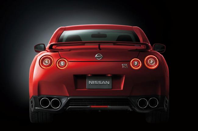 Exterieur_Nissan-GTR-2014_5