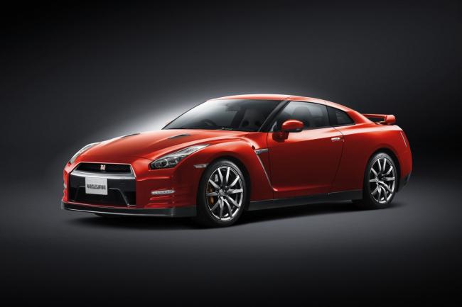 Exterieur_Nissan-GTR-2014_7