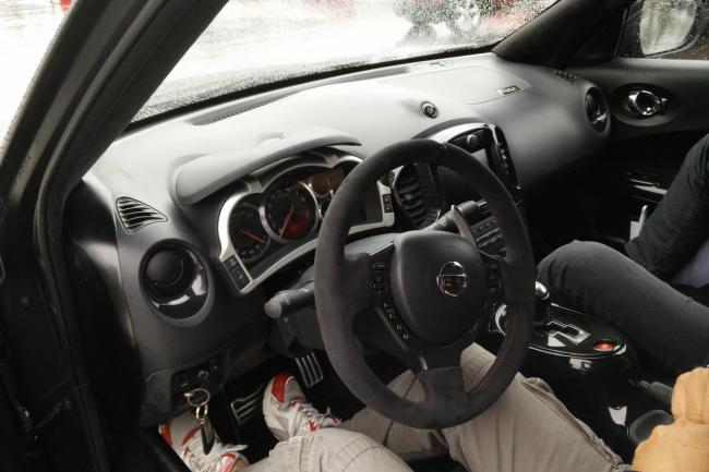 Interieur_Nissan-Juke-R-2-CERAM_0