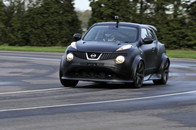 Exterieur_Nissan-Juke-R_16