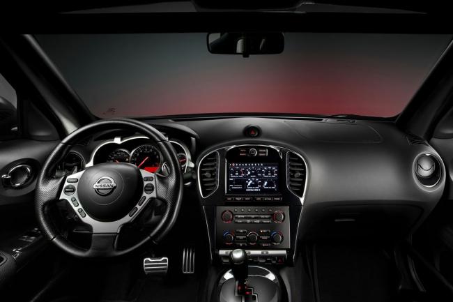 Interieur_Nissan-Juke-R_22