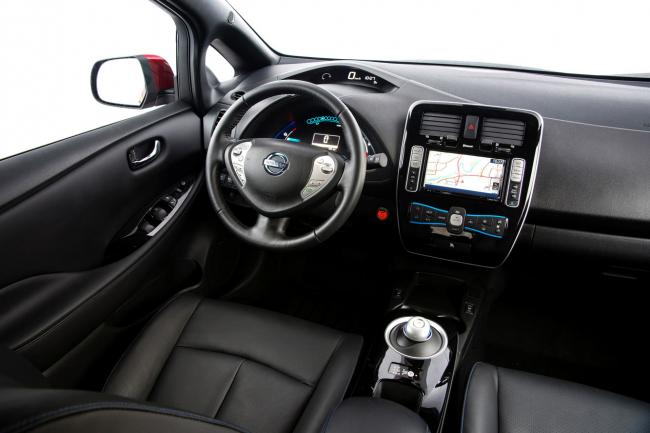 Interieur_Nissan-Leaf-2-0_16