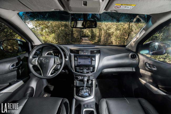 Interieur_Nissan-NP300-Navara_34