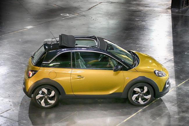 Exterieur_Opel-Adam-Rocks-2014_0