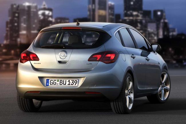 Exterieur_Opel-Astra-2010_4