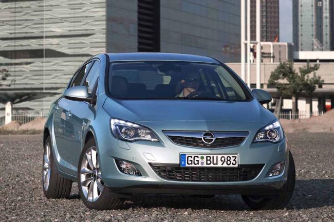 Exterieur_Opel-Astra-2010_15