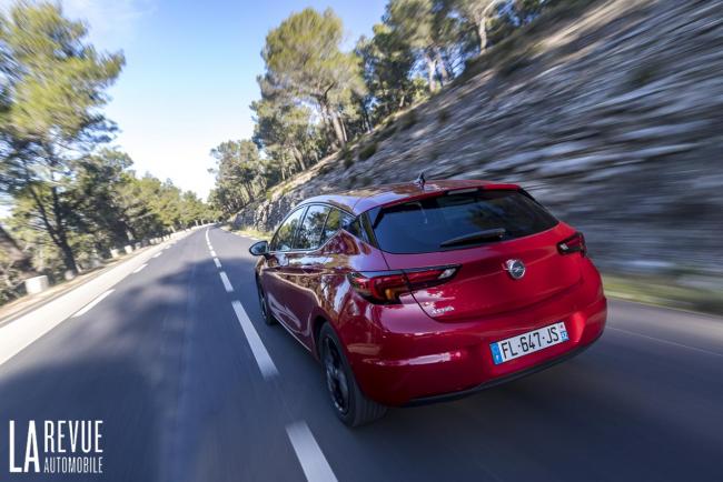 Opel Astra et la série spéciale « Opel 2020 »