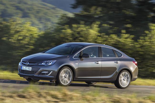 Exterieur_Opel-Astra-Berline-Sports-Sedan_9