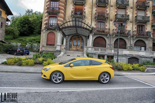 Exterieur_Opel-Astra-GTC-2014_5