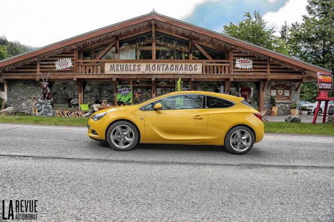 Exterieur_Opel-Astra-GTC-2014_7