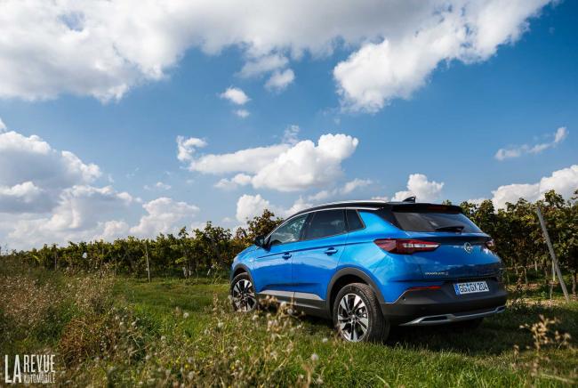 Exterieur_Opel-Grandland-X-1.2-Turbo-130_15