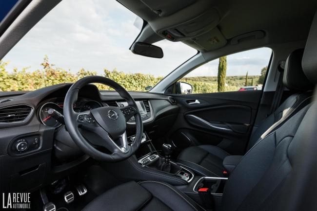 Interieur_Opel-Grandland-X-1.2-Turbo-130_36