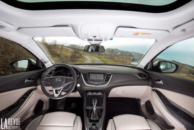 Interieur_Opel-Grandland-X-ULTIMATE-177ch-AT8_28