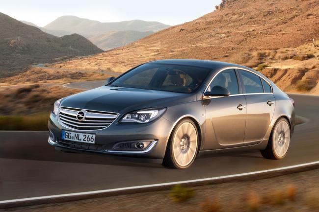 Exterieur_Opel-Insignia-2014_8