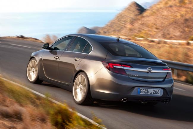 Exterieur_Opel-Insignia-2014_10