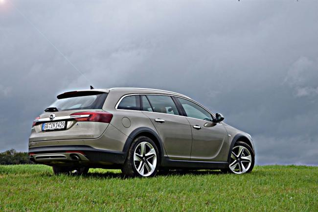 Exterieur_Opel-Insignia-Country-Tourer-2014_4