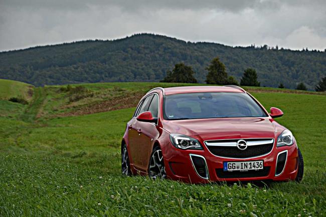 Exterieur_Opel-Insignia-OPC-2014_1