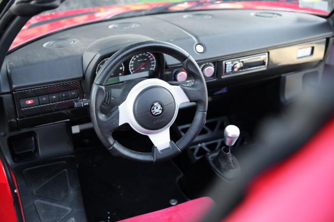 Interieur_Opel-Vauxhall-VXR220-MMG_30