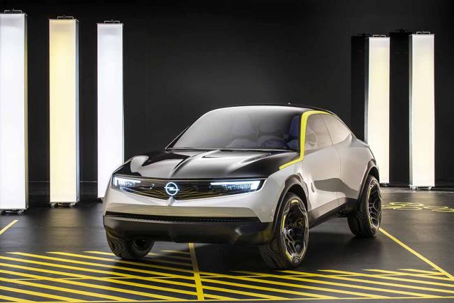 Opel Vizor : le futur est aux Invalides.