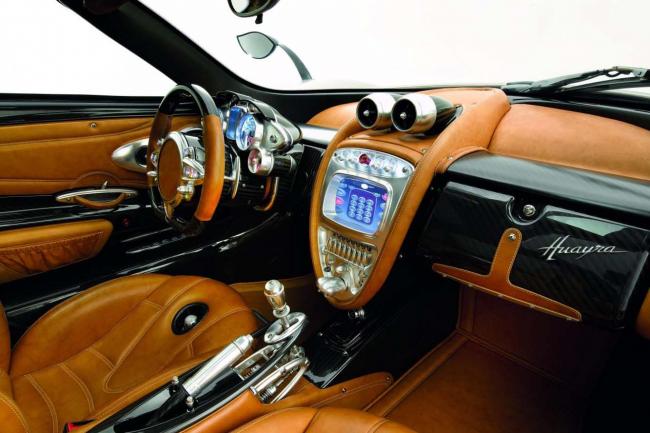 Interieur_Pagani-Huayra_38