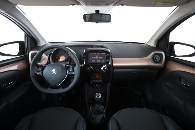 Interieur_Peugeot-108-TOP-VTi_19