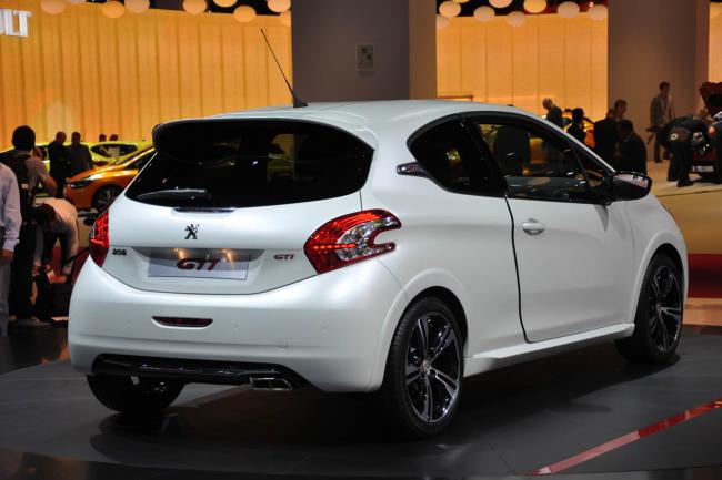 Exterieur_Peugeot-208-GTI-2013_3