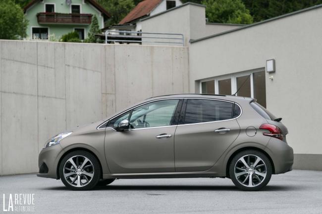 Exterieur_Peugeot-208-Puretech110-Eat6_7