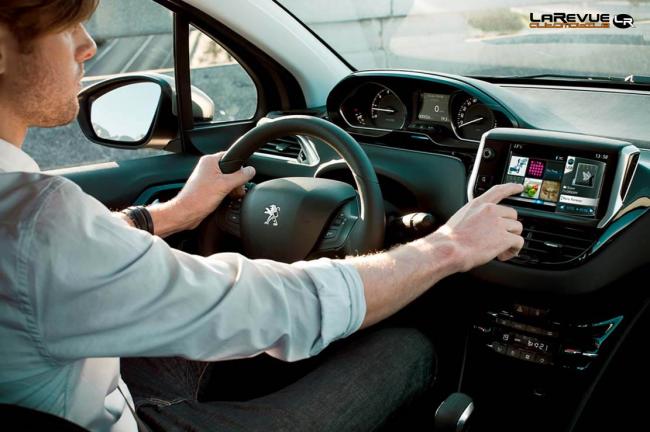 Interieur_Peugeot-208_39