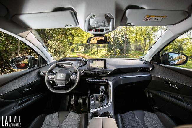 Interieur_Peugeot-3008-BlueHDi-120_15