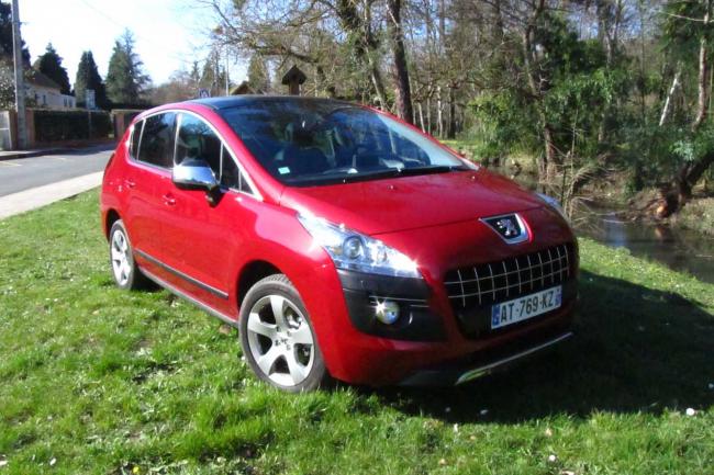 Exterieur_Peugeot-3008-HDI-Premium-Pack_5