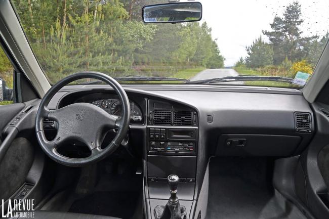 Interieur_Peugeot-405-T16_16