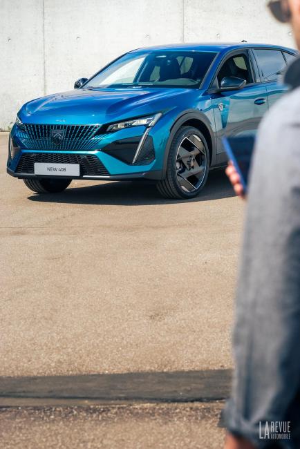 Exterieur_peugeot-408-le-melange-entre-berline-et-suv_14