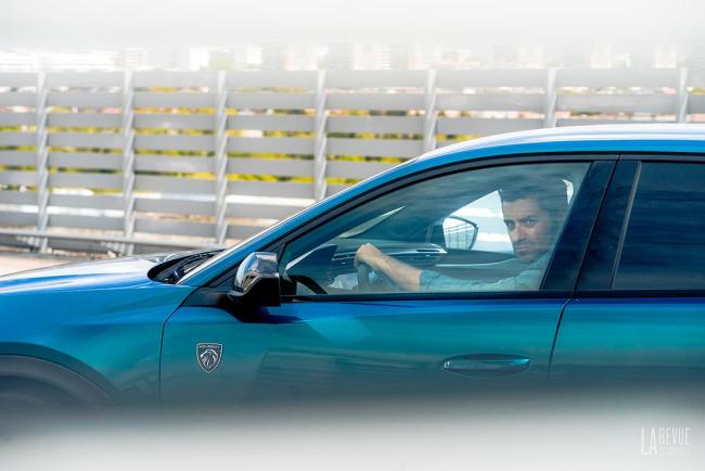 Exterieur_peugeot-408-le-melange-entre-berline-et-suv_19