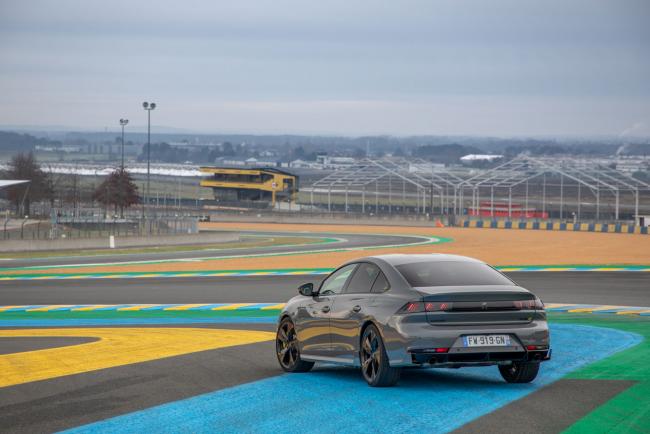 Exterieur_peugeot-508-pse-essai-circuit_19