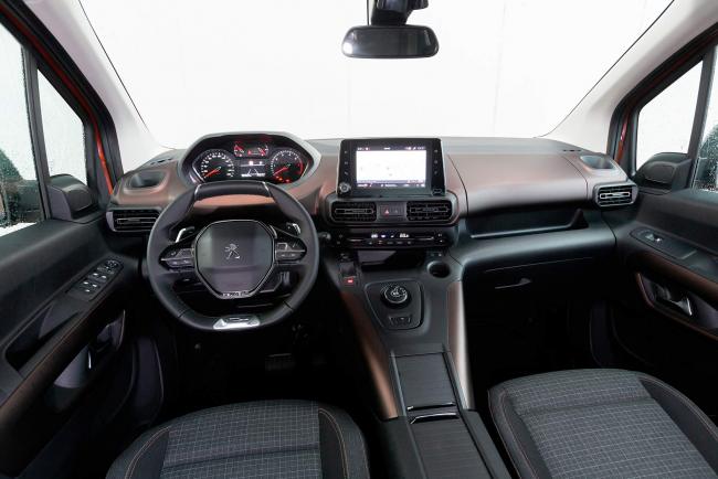 Interieur_Peugeot-Rifter-GT-Line_21