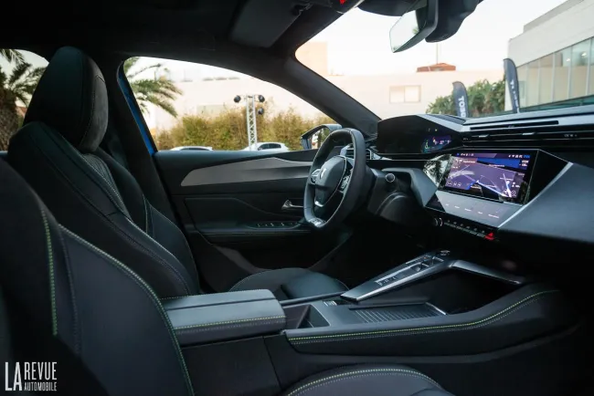 Nouvelle Peugeot E-308 E Style : Toujours trop cher ... !