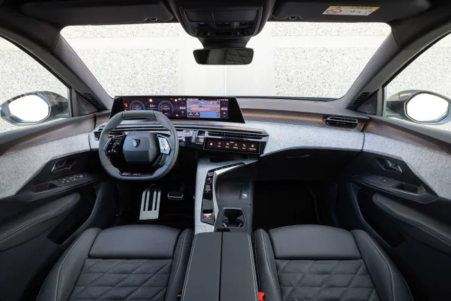 Essai Peugeot e-5008 : le vaisseau-lion caméléon au cœur des fjords