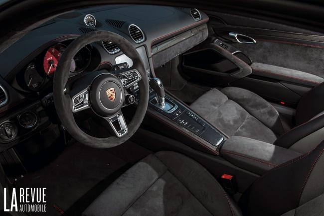 Interieur_Porsche-718-Cayman-GTS_28