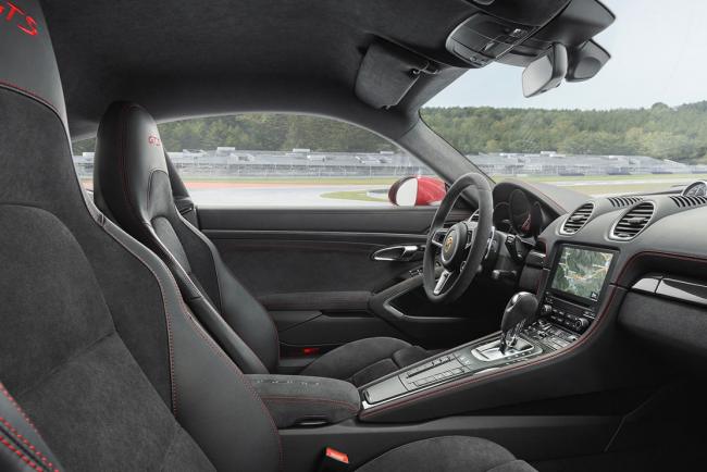 Interieur_Porsche-718-GTS-2017_14