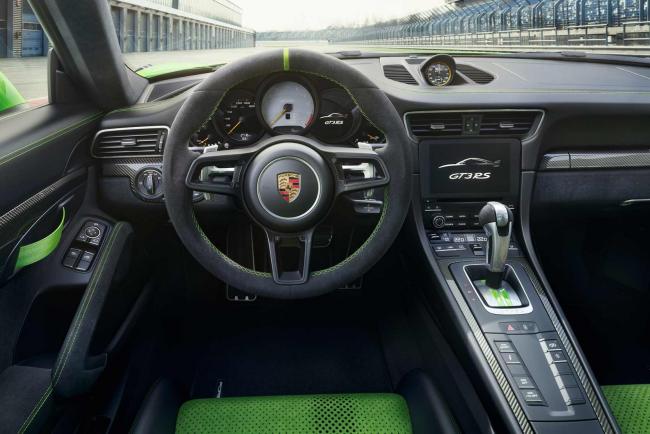 Interieur_Porsche-911-GT3-RS-2018_9