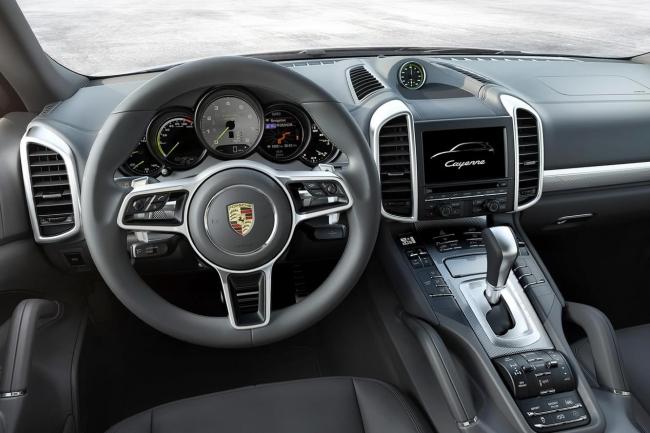 Interieur_Porsche-Cayenne-2015_10