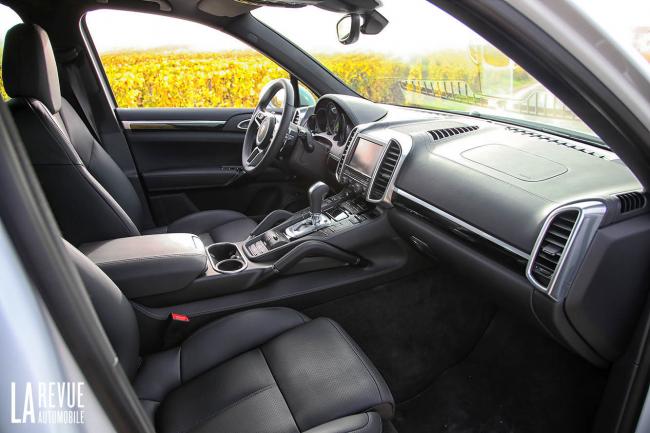 Interieur_Porsche-Cayenne-Hybrid-E2-II_23