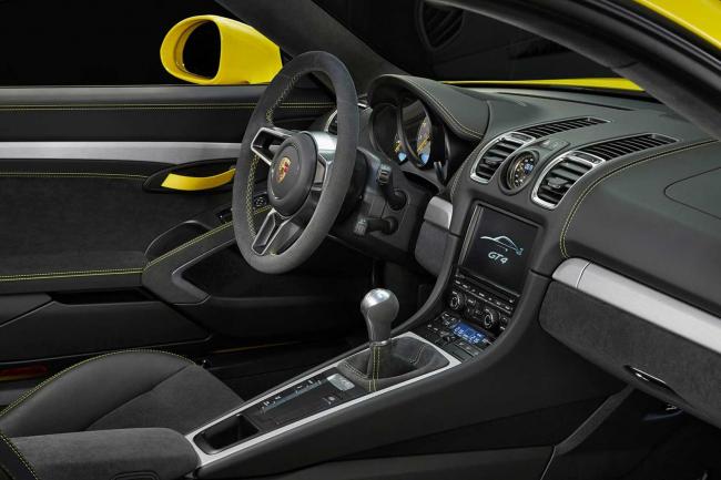 Interieur_Porsche-Cayman-GT4_19