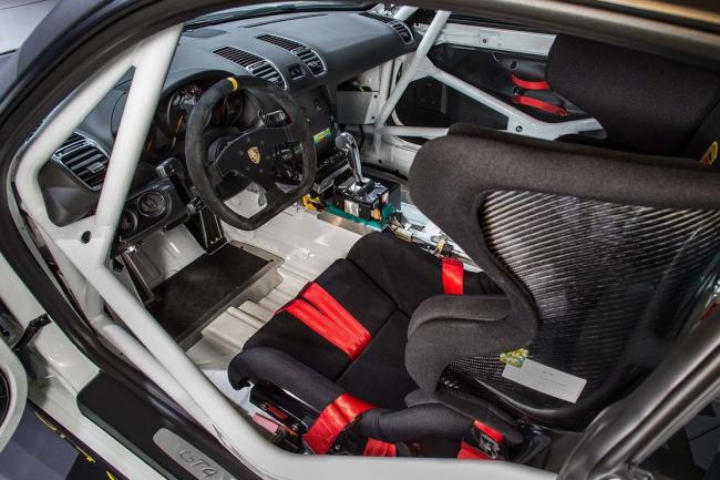 Interieur_Porsche-GT4-Clubsport_10