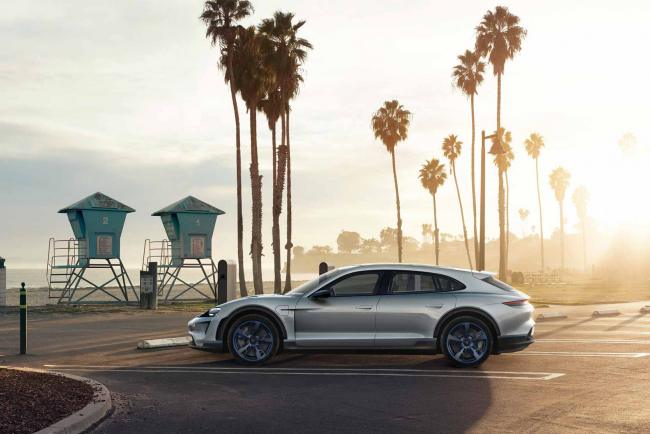 Exterieur_Porsche-Mission-E-Cross-Turismo_18