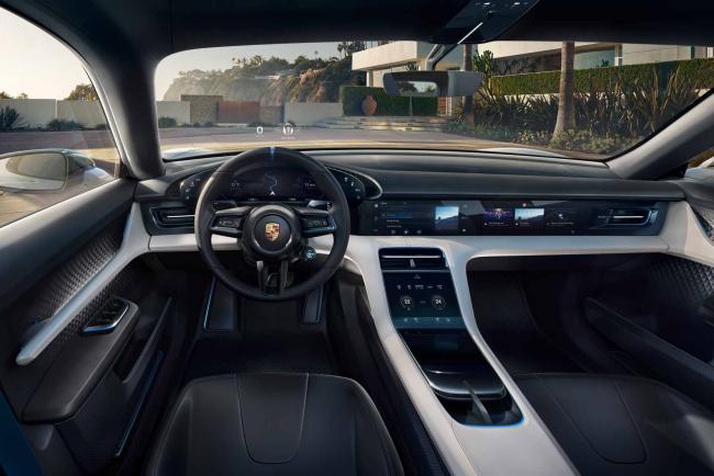 Interieur_Porsche-Mission-E-Cross-Turismo_24