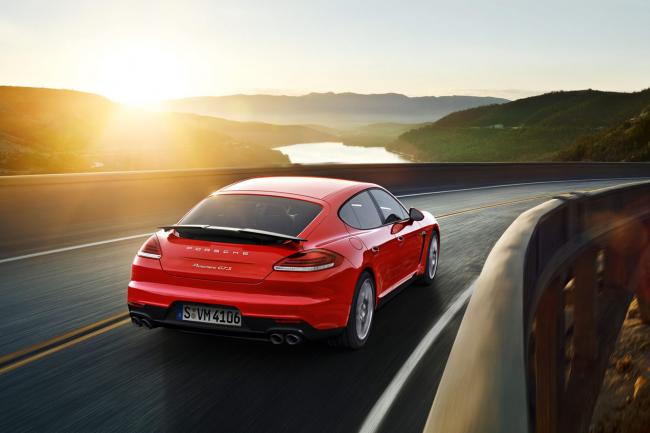 Exterieur_Porsche-Panamera-2013_10