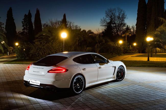 Exterieur_Porsche-Panamera-GTS-Maria-Sharapova_1